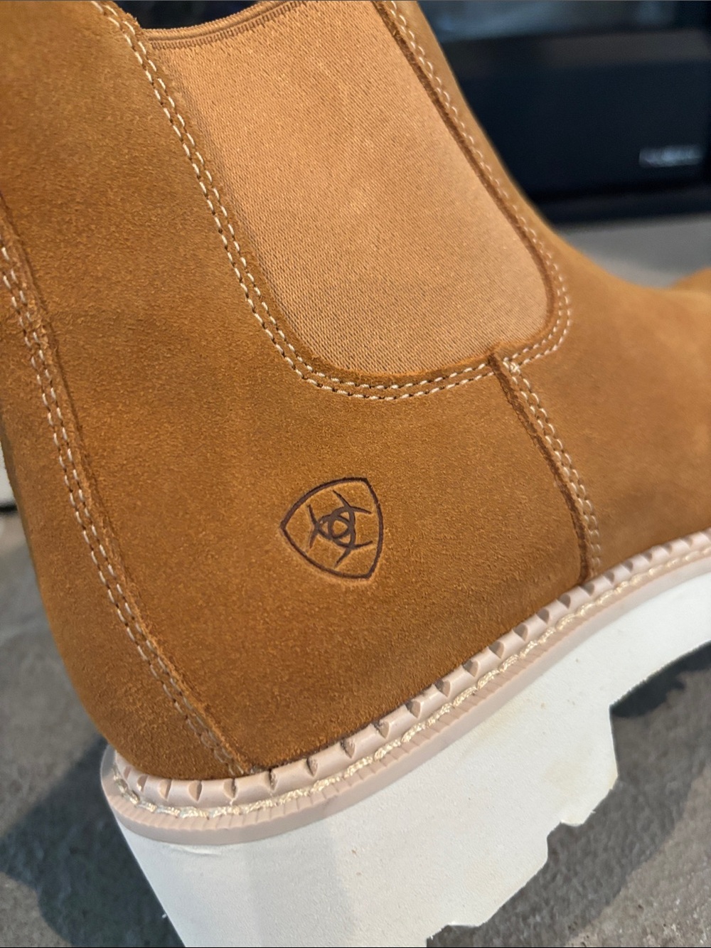 Ariat Fat baby full-grain leather suede,lightweight,elastic gore,short,Western - Picture 8 of 11
